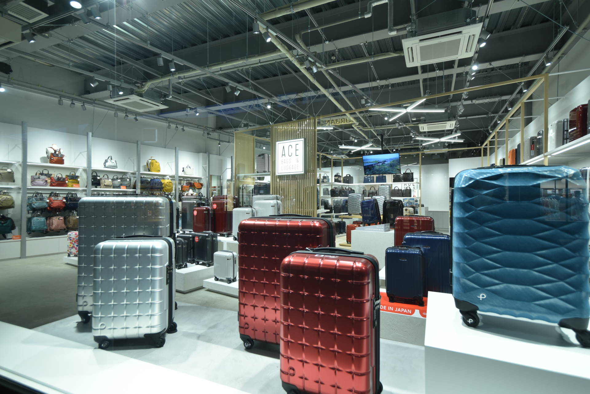 埼玉県・ACE BAGS&LUGGAGE