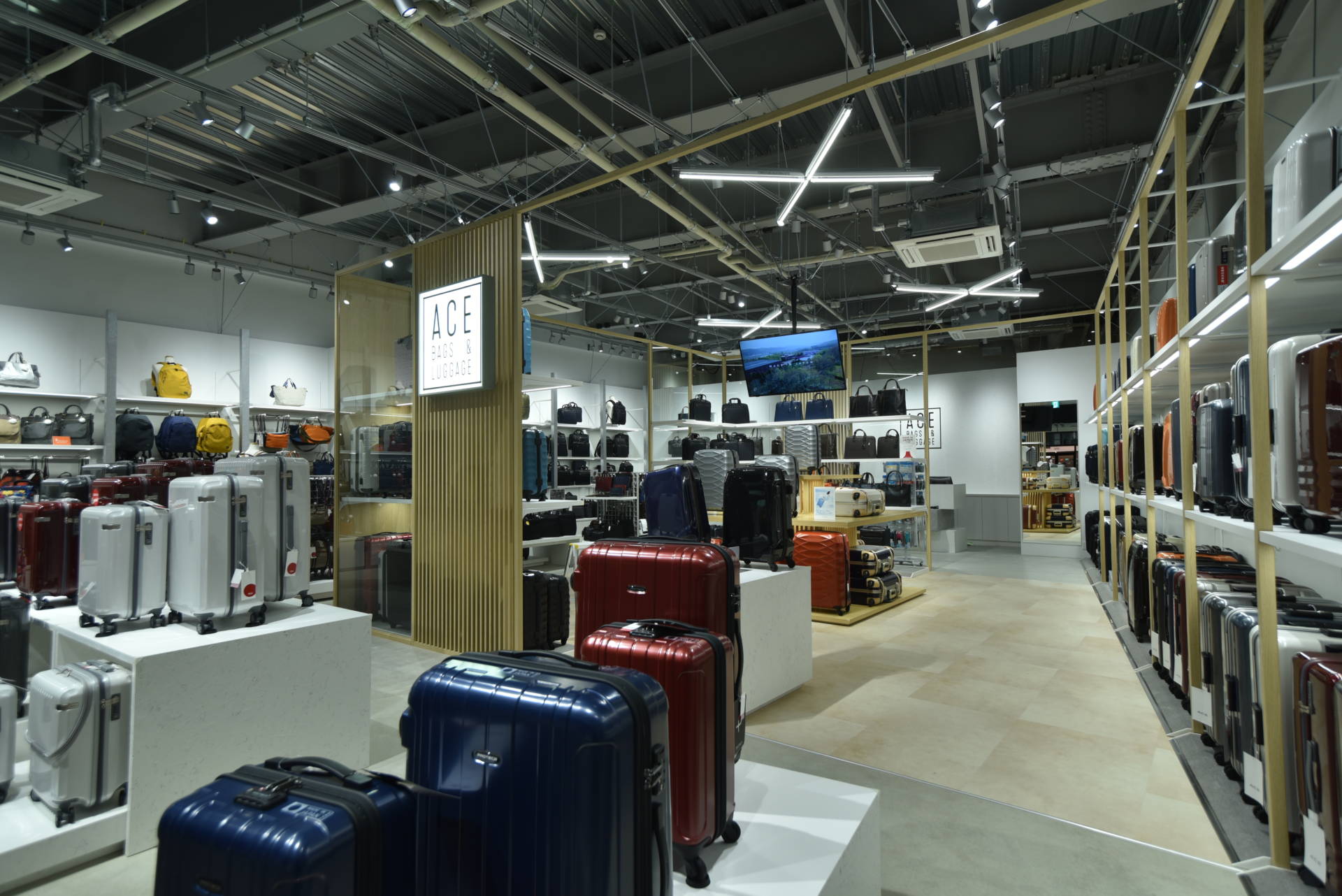 埼玉県・ACE BAGS&LUGGAGE