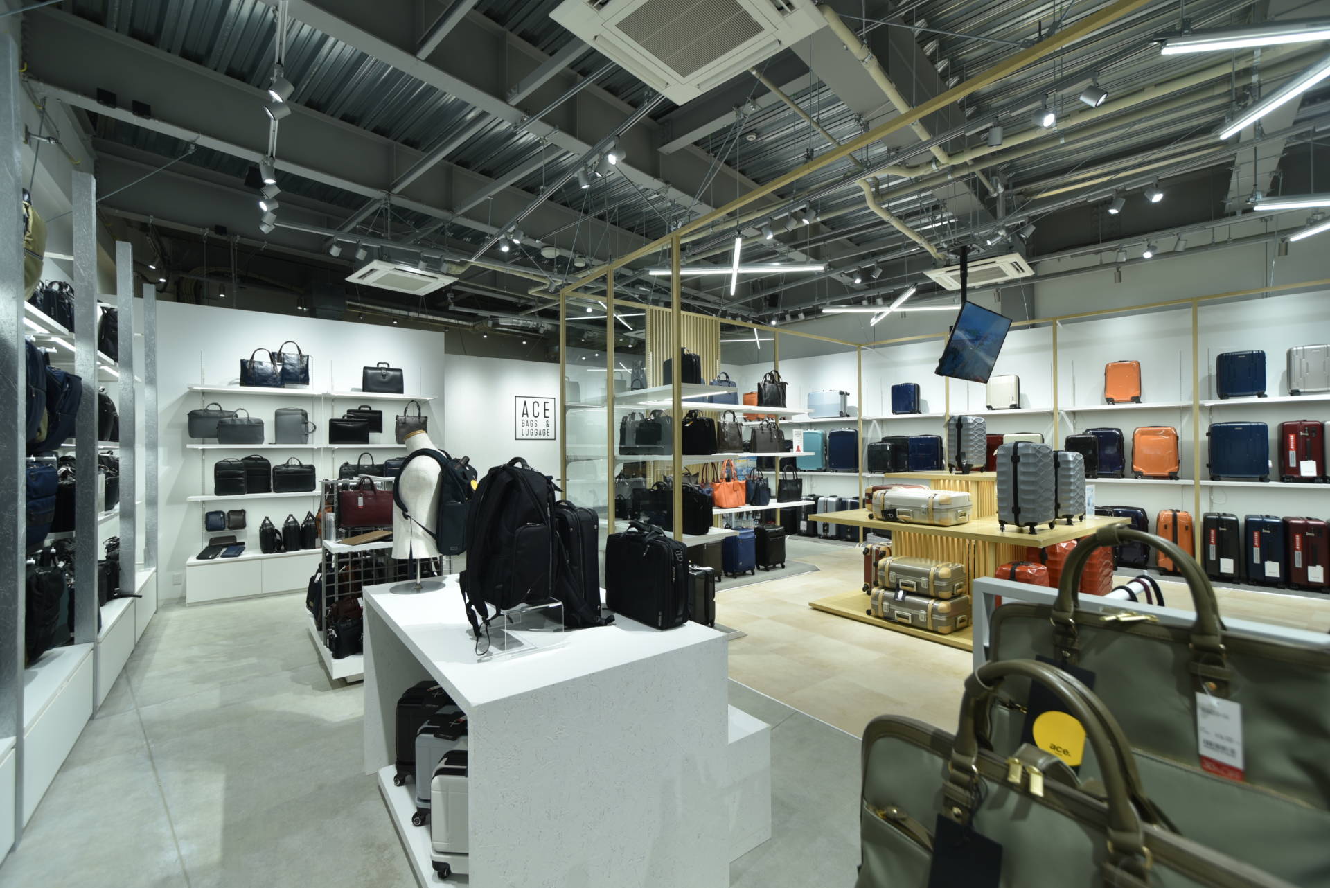 埼玉県・ACE BAGS&LUGGAGE